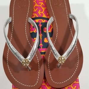 New Tory Burch Terra Thong Reverse Metallic Silver